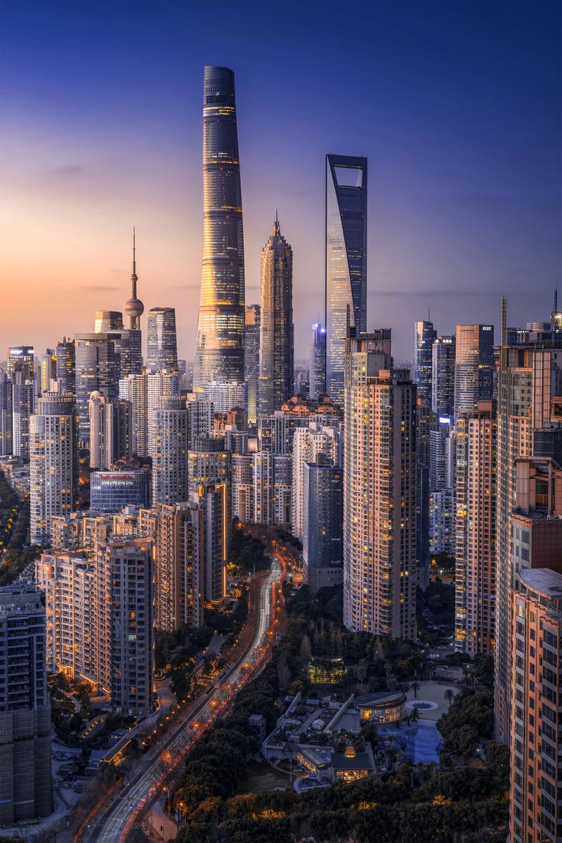 這一站，上?！獤|方明珠下的繁華與風情